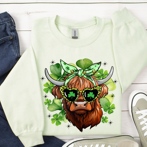 St Patrick's Day Highland Cow PNG